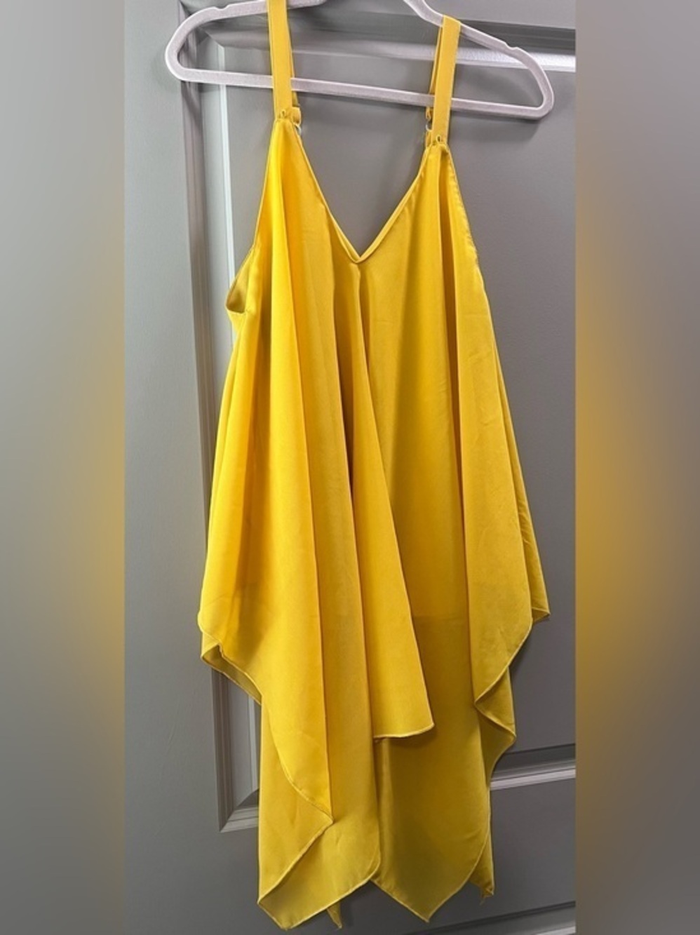 Unique Spectrum size bright yellow flowy top SIZE 2X